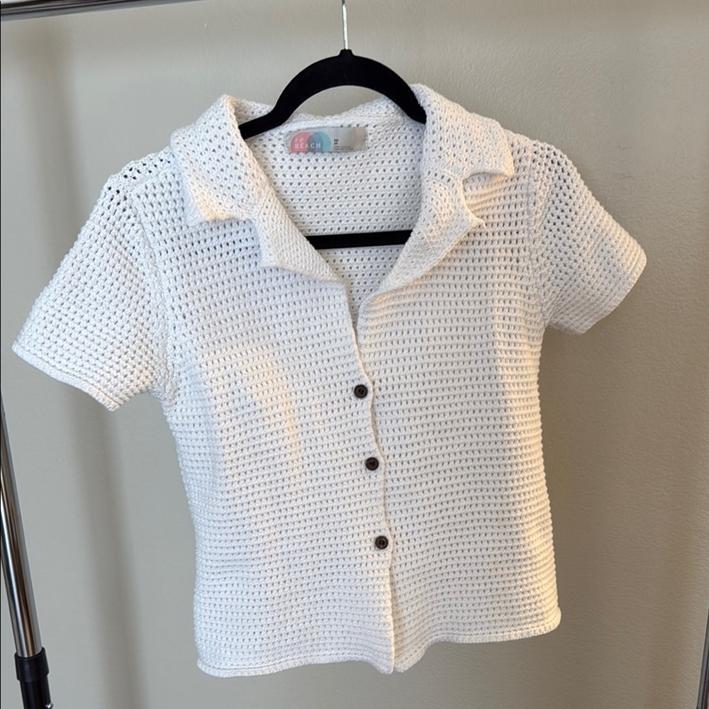Free People Beach White Textured Button Down Shirt with Cropped Fit